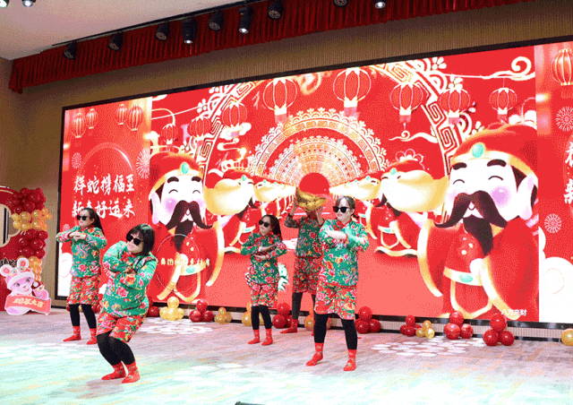 節目合影.gif 節目合影.gif